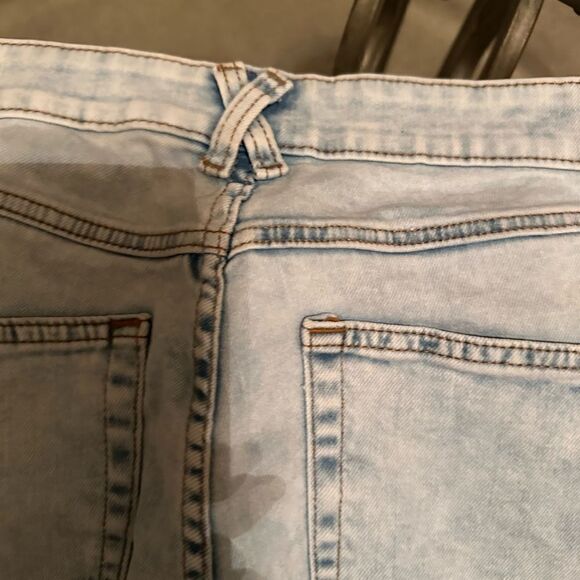 So wide leg light wash flare jeans - Picture 5 of 5
